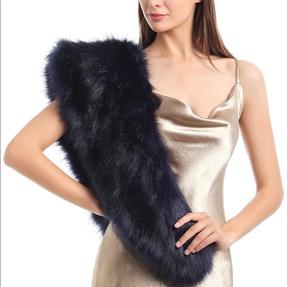 Elegant Soft Fur Collar Shawl Wrap - Picture 2 of 4